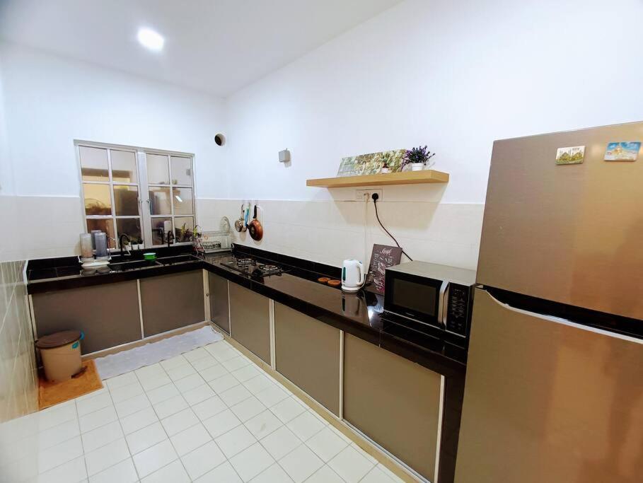Tenang Retreat Holiday Home 3Bedroom 3Bath 2Parking Kajang Exterior photo